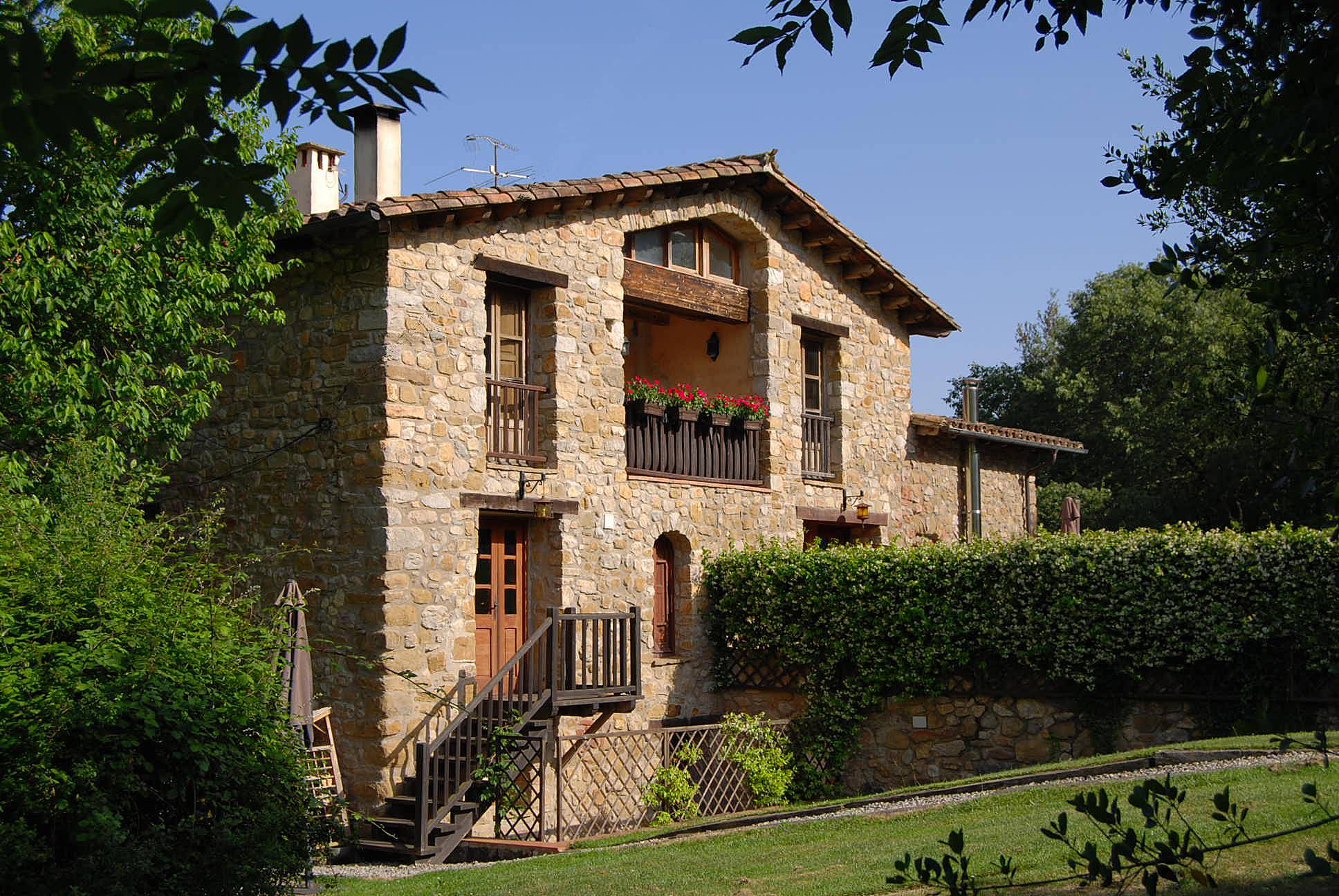 Typical Catalonian Farmhouse near Spanish Pyrenees Sales de Llierca