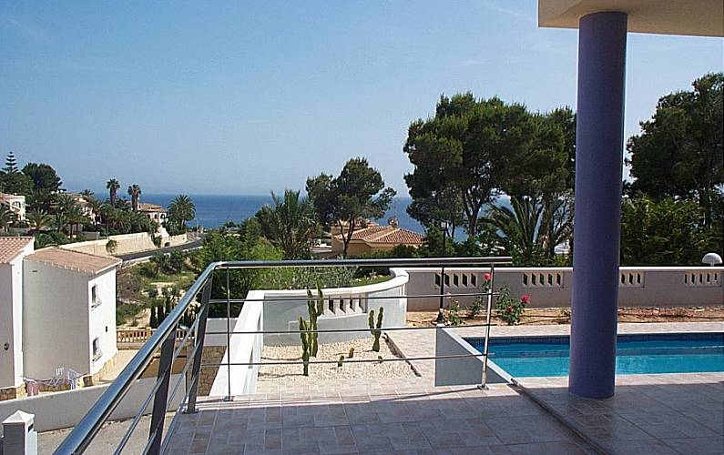 Villa de 7 dormitorios a 500 m de la playa Alicante