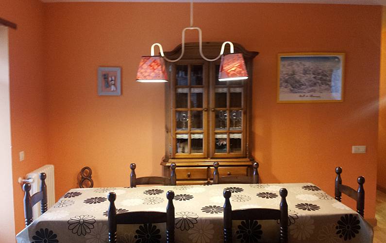 Novo Sala Huesca Benasque Apartamento - Sala