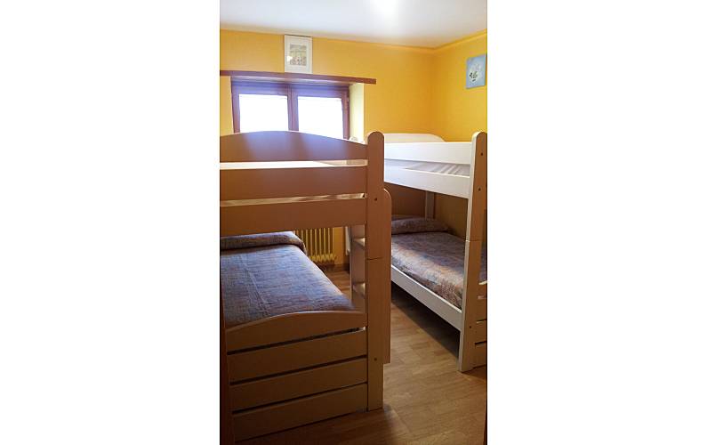 Novo Quarto Huesca Benasque Apartamento - Quarto
