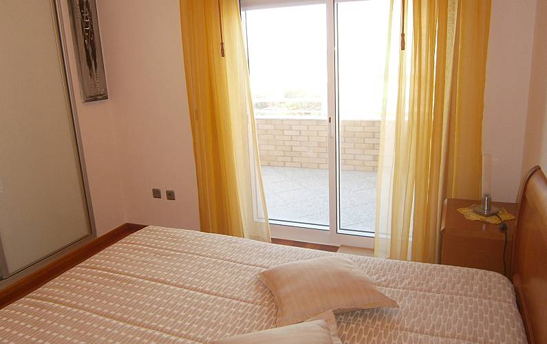 Sun, Quarto Aveiro Ovar Apartamento - Quarto