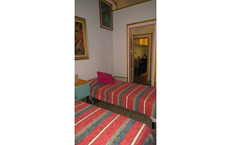 Appartamento con 5 stanze (3 camere)- Firenze