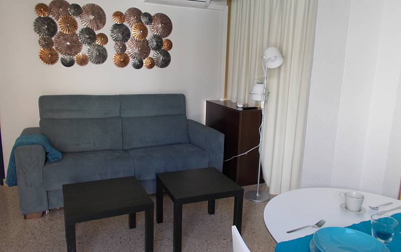 3 Apartamentos para 2-4 pessoas a 100 m da praia Alicante - Sala