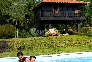2 Casas com 1 quarto rodeado de montanha