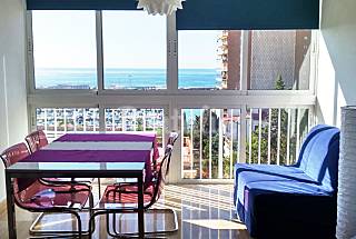 Apartamento con vistas al mar a 200 m de la ...