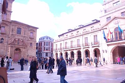 Zona Histórica, Ayuntamiento,Catedral,Wifi gratis Asturias