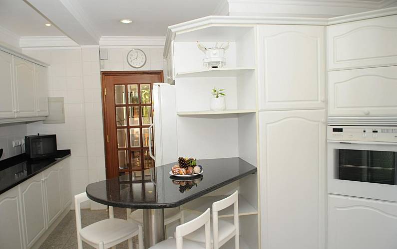 Vivenda Cozinha Ilha da Madeira Santa Cruz vivenda - Cozinha