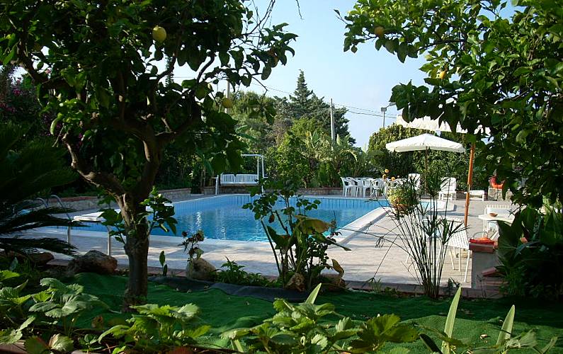 Appartamento in villa, piscina, giardino
