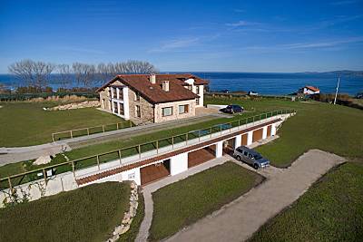 9 Apartamentos Turísticos Villa Sofía en la Playa de Oyambre Cantabria