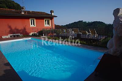 Villa con 4 stanze a 15 km dalla spiaggia Lucca