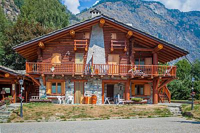 Appartamento con 4 camere da letto e 3 bagni Aosta
