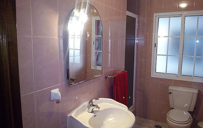 VIVENDA Casa-de-banho Ilha de São Miguel Ponta Delgada Villa rural - Casa-de-banho