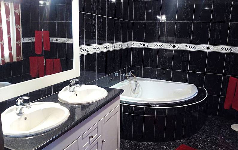 VIVENDA Casa-de-banho Ilha de São Miguel Ponta Delgada Villa rural - Casa-de-banho