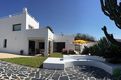Villa de estila Ibiza a 250 m de la playa Málaga